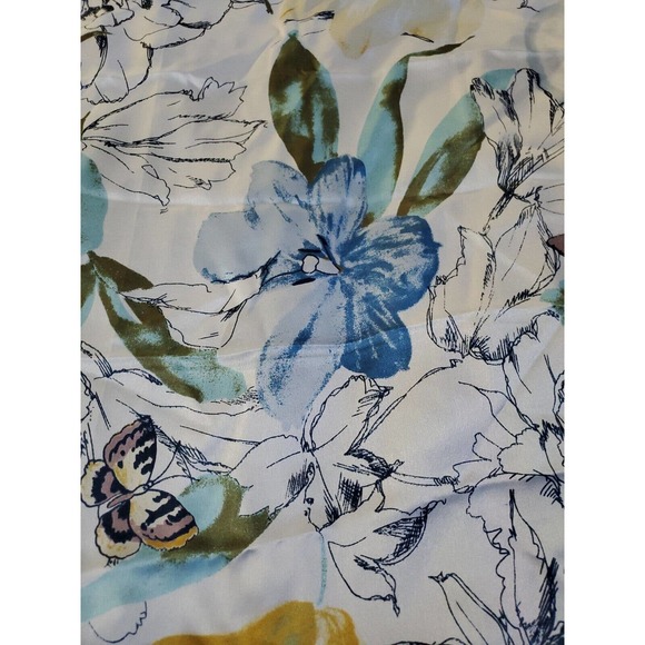 Vince Camuto Multifunctional Square XL Floral Butterflies Scarf 48" x 48" - Picture 6 of 8
